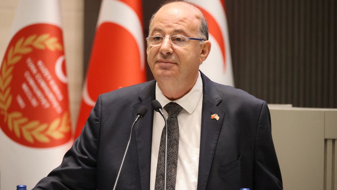 Dinçyürek: "Ülkede “ilaç krizi var” algısı yaratıldı"