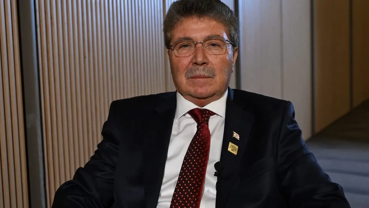 Ünal Üstel: “Kayıp şahıslar konusu siyasete alet edilemez”