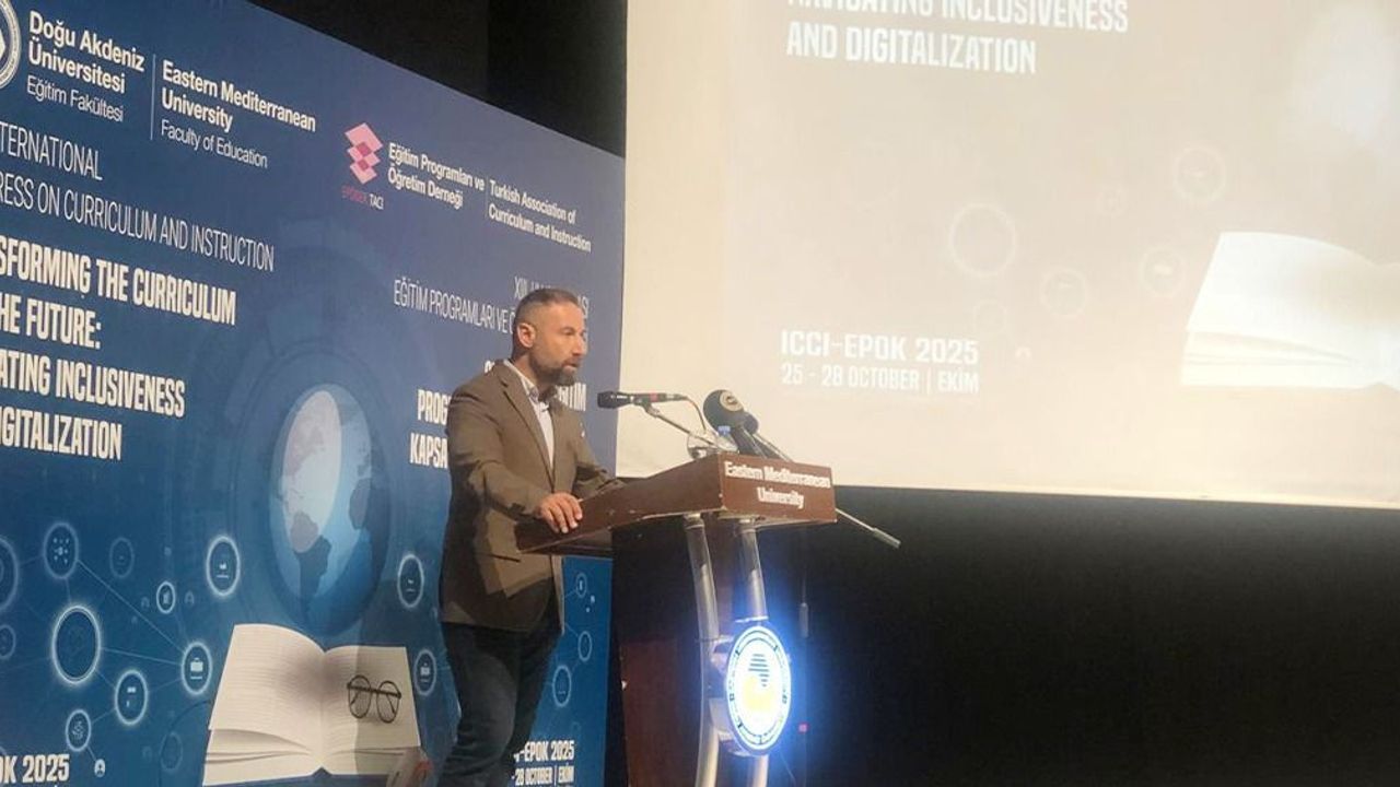 Maviş Kongre’de konuştu: “Eğitimi dönüştürürken aslında dünyayı dönüştürüyoruz”