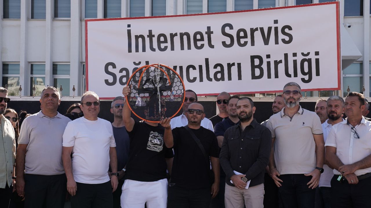 İnternet Servis Sağlayıcıları: Protokol ile 25 yıl boyunca diğer firmalara yasak geliyor