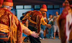 Mehmetçik Üzüm Festivali'nde dün akşam Kıbrıs Gecesi yapıldı, Grup Otantik sahne aldı