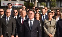 Türkiye İş Bankası 101. kuruluş yıl dönümünde Atatürk Anıtı'na çelenk koyuldu