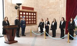 Kıbrıs Türk Eczacılar Birliği Anıtkabir’i ziyaret etti