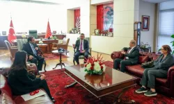 Özgür Özel CHP'nin 39. Olağan Kurultayı kapsamında Serdar Denktaş ile görüştü