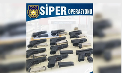 Polisten “Siper Operasyonu”… 11 adet tabanca, şarjör ve canlı mermi ele geçirildi, iki kişi tutuklandı