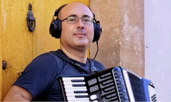 Öğretmen ve müzisyen Ahmet Akarsu hayatını kaybetti