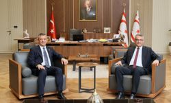 Cumhurbaşkanı Tufan Erhürman, Cumhuriyet Halk Partisi (CHP) Genel Başkanı Özgür Özel'i kabul etti