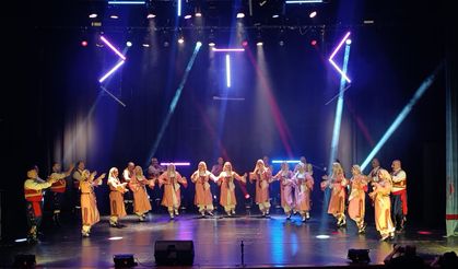 FOGEM’in “Kendi Yolumuzda, Çalışarak, Üreterek” adlı folklor şölenini yapıldı