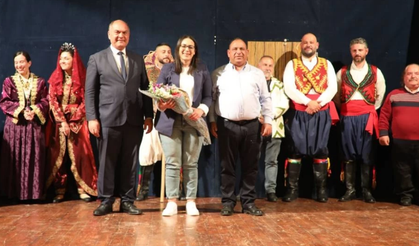 “Bizim Oğlan ve Komşunun Kızı” oyununun turnesi tamamlandı