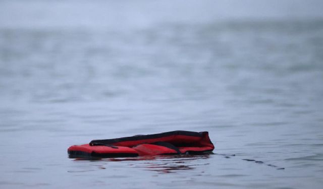 Tunus açıklarında düzensiz göçmenleri taşıyan teknenin devrilmesi sonucu 27 kişi öldü