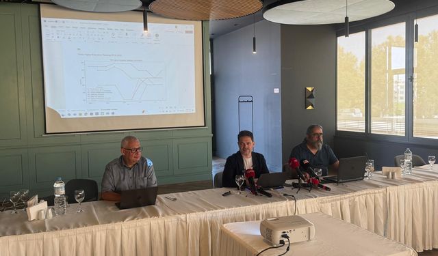 DAÜ-SEN basın toplantısı düzenledi… Hoşkara: “Yükseköğretim, uzun bir süredir krizin eşiğinde”