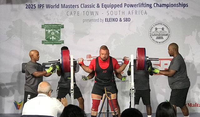 Milli sporcu Mehmet Ali Deniz, Afrika’da katıldığı yarışmada dünya şampiyonu oldu