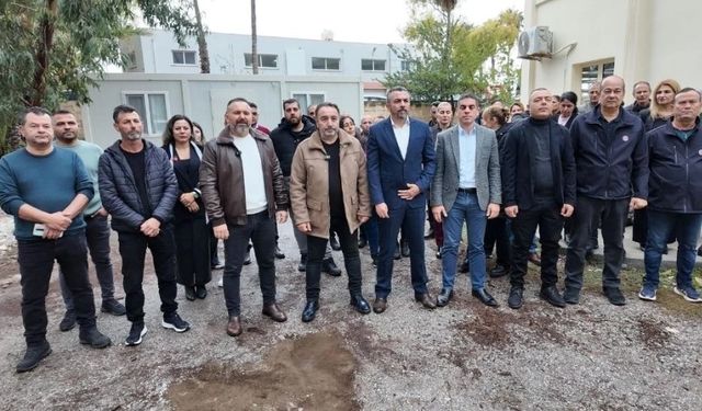 Kamuda yetkili 3 sendikadan Gazimağusa Gelir ve Vergi Dairesi ile Motorlu Araçlar Birimi’nde grev