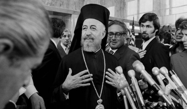 Kıbrıs'ı Yunanistan'a bağlamak isteyen darbeciler için heykel: Direnişçiler yıkılmasını talep ediyor