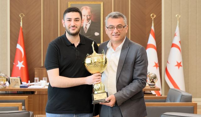 Erhürman, Kıbrıslı Türk milli bilardocu Mustafa Alnar’ı kabul etti