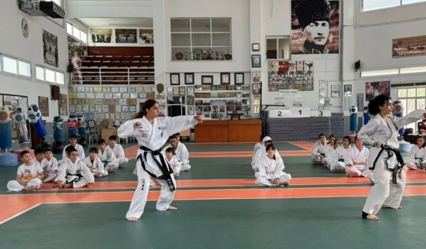 Uluslararası Taekwondo Turnuvası'nda 3 ayrı müsabakada KKTC şampiyonluğunu ilan etti!
