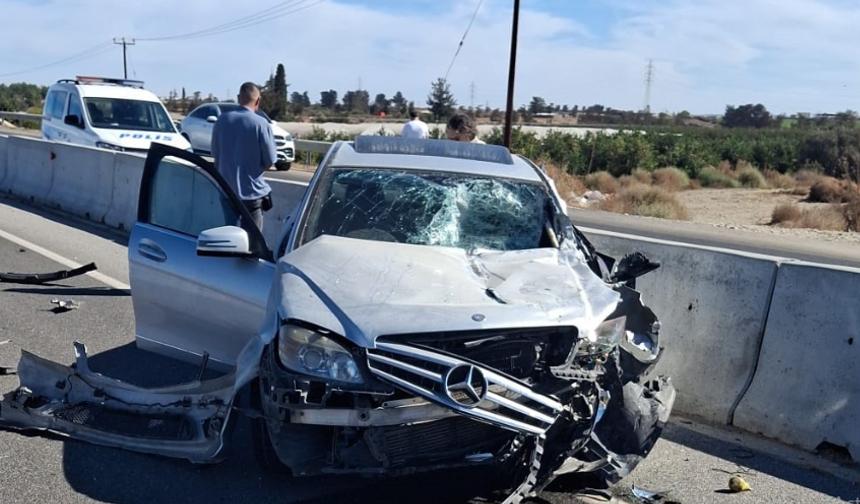 Güzelyurt-Lefke çevre yolunda trafik kazası…4 yaralı