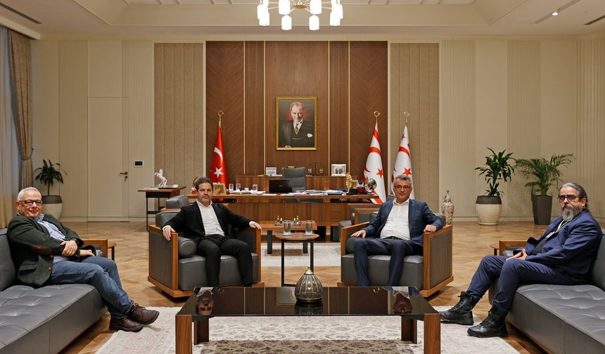 Cumhurbaşkanı Erhürman, DAÜ-SEN başkanı ve beraberindeki heyeti kabul etti